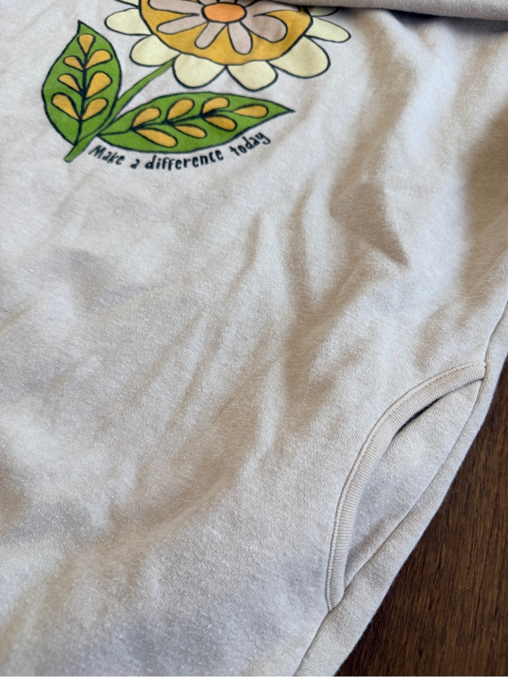 Natural Life Floral Graphic Fleece Crewneck Sweatshirt Small Beige - Picture 4 of 9
